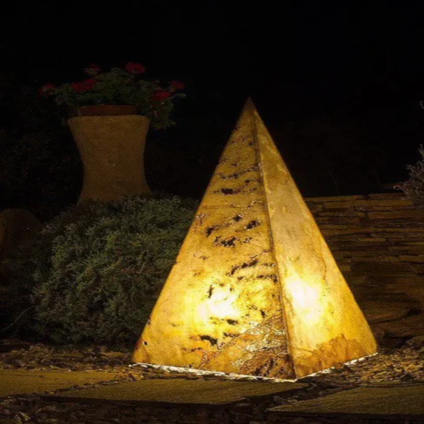 Lampa z Forniru Stożek